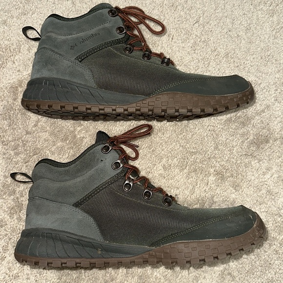 EUC Columbia Hiking Boots 🥾 - Picture 5 of 6